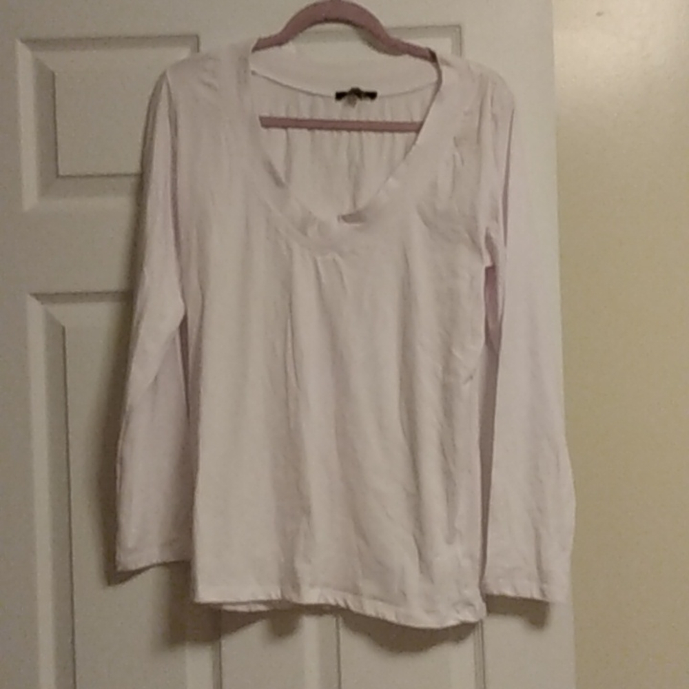 Women's white long sleeve tee shirt